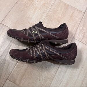 Skechers Biker low top athletic sneakers - leather suede - size 10
